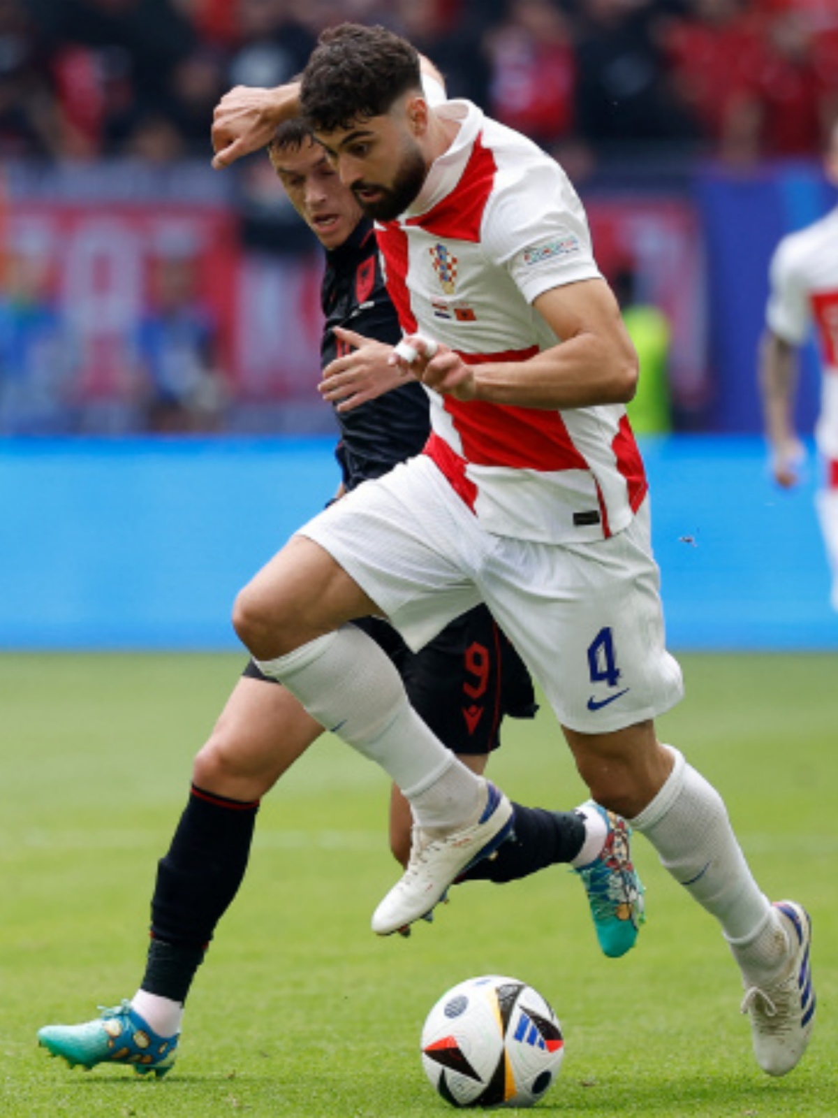 克罗地亚横扫巴萨，萨内关键制胜