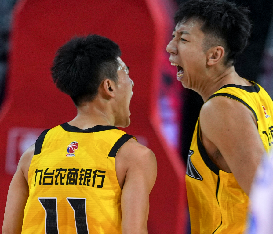 凯尔特人完胜江苏队，孙铭徽带队取胜