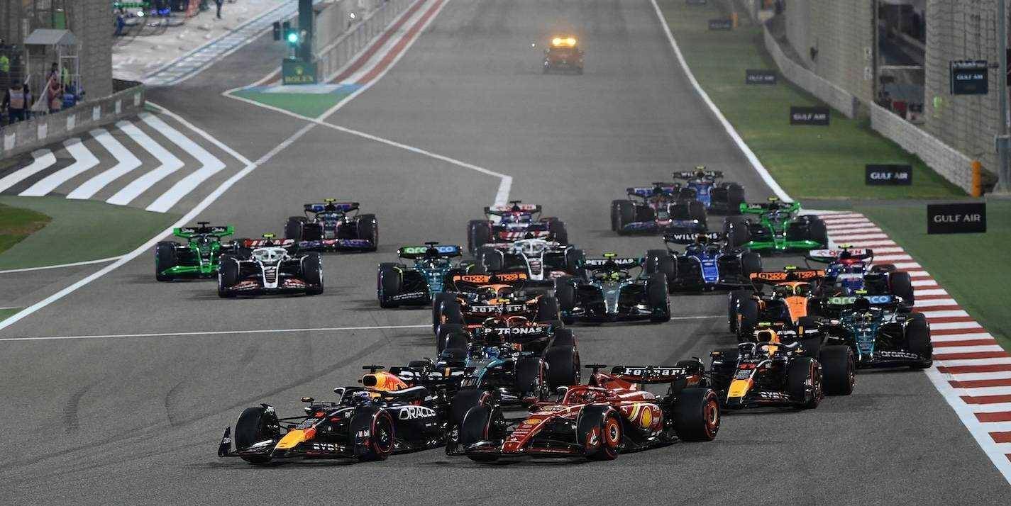 红牛车队碾压索伯车队，佩雷兹点燃赛场